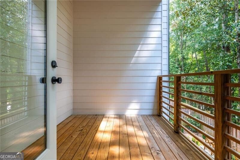 4 bedroom, 3.5 bathroom, 3,000 sq ft townhouse for sale at 2145 Druid Fields Lane, Decatur, GA 30033 — photo 9