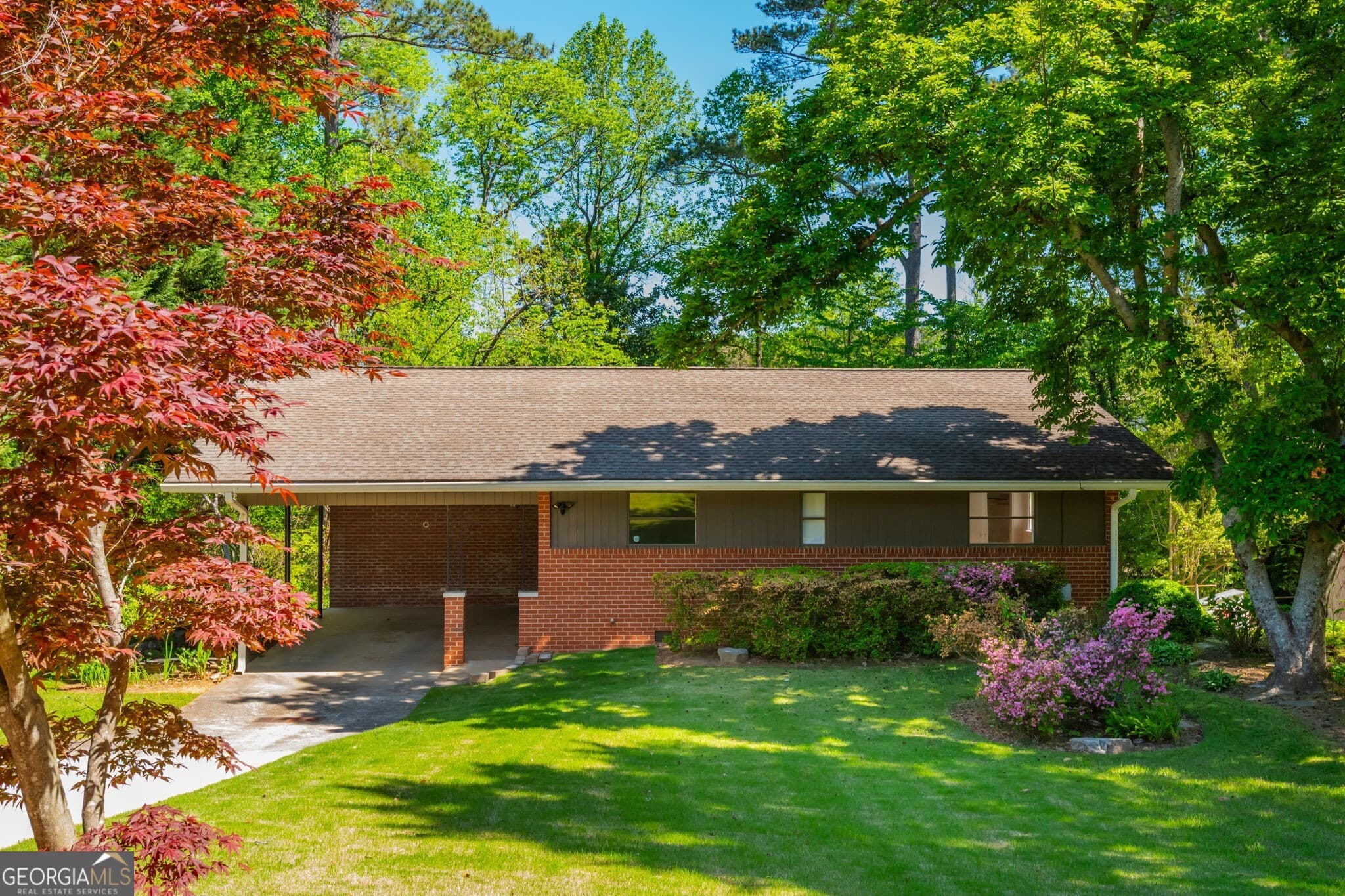 3 bedroom, 2 bathroom single family residence sold at 1418 Christmas Lane, Atlanta, GA 30329