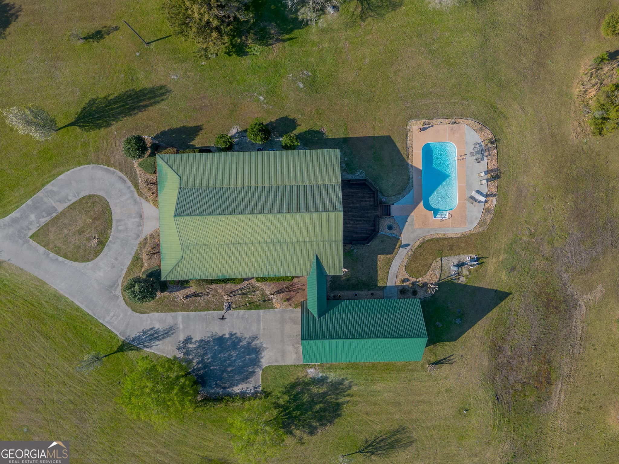 3 bedroom, 2.5 bathroom, 2,932 sq ft single family residence for sale at 3300 CONNOR Lane, Waycross, GA 31503 — photo 6