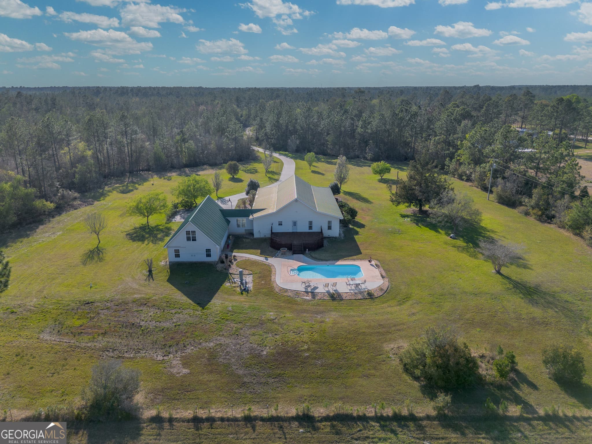 3 bedroom, 2.5 bathroom, 2,932 sq ft single family residence for sale at 3300 CONNOR Lane, Waycross, GA 31503 — photo 7
