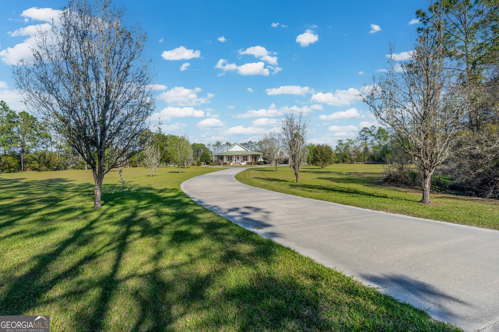 3 bedroom, 2.5 bathroom, 2,932 sq ft single family residence for sale at 3300 CONNOR Lane, Waycross, GA 31503 — photo 4