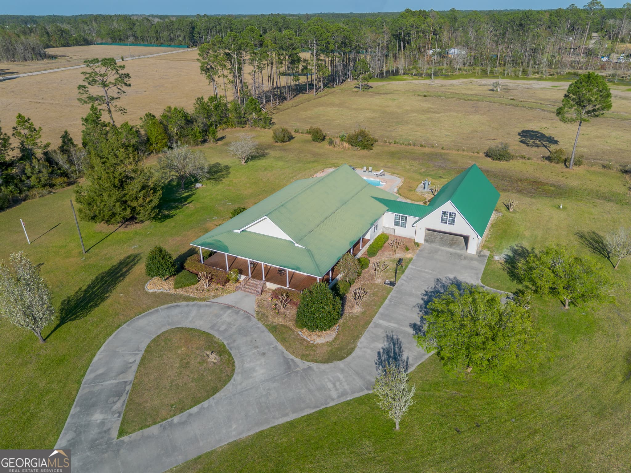 3 bedroom, 2.5 bathroom, 2,932 sq ft single family residence for sale at 3300 CONNOR Lane, Waycross, GA 31503 — photo 8