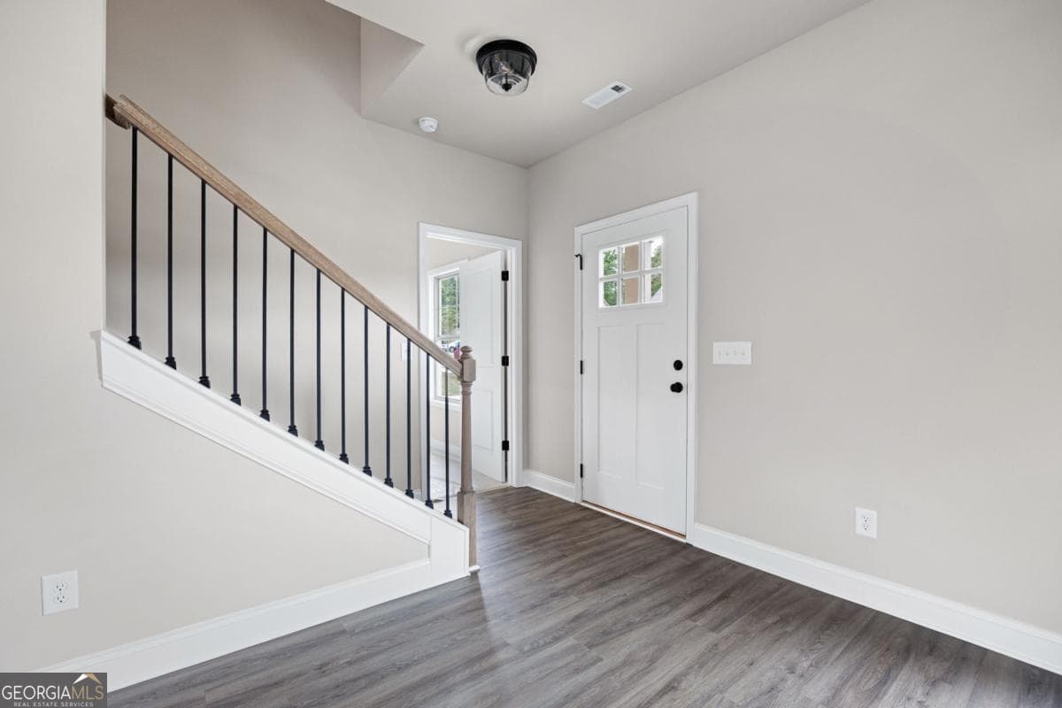 3 bedroom, 2.5 bathroom, 1,369 sq ft single family residence for sale at 107 Winston Way, Carrollton, GA 30117 — photo 3