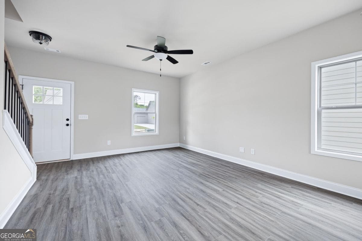 3 bedroom, 2.5 bathroom, 1,369 sq ft single family residence for sale at 107 Winston Way, Carrollton, GA 30117 — photo 5