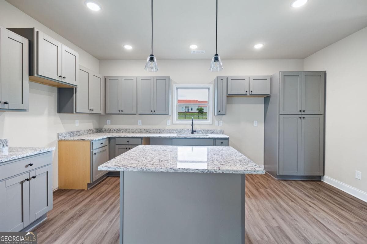 3 bedroom, 2.5 bathroom, 1,369 sq ft single family residence for sale at 107 Winston Way, Carrollton, GA 30117 — photo 8