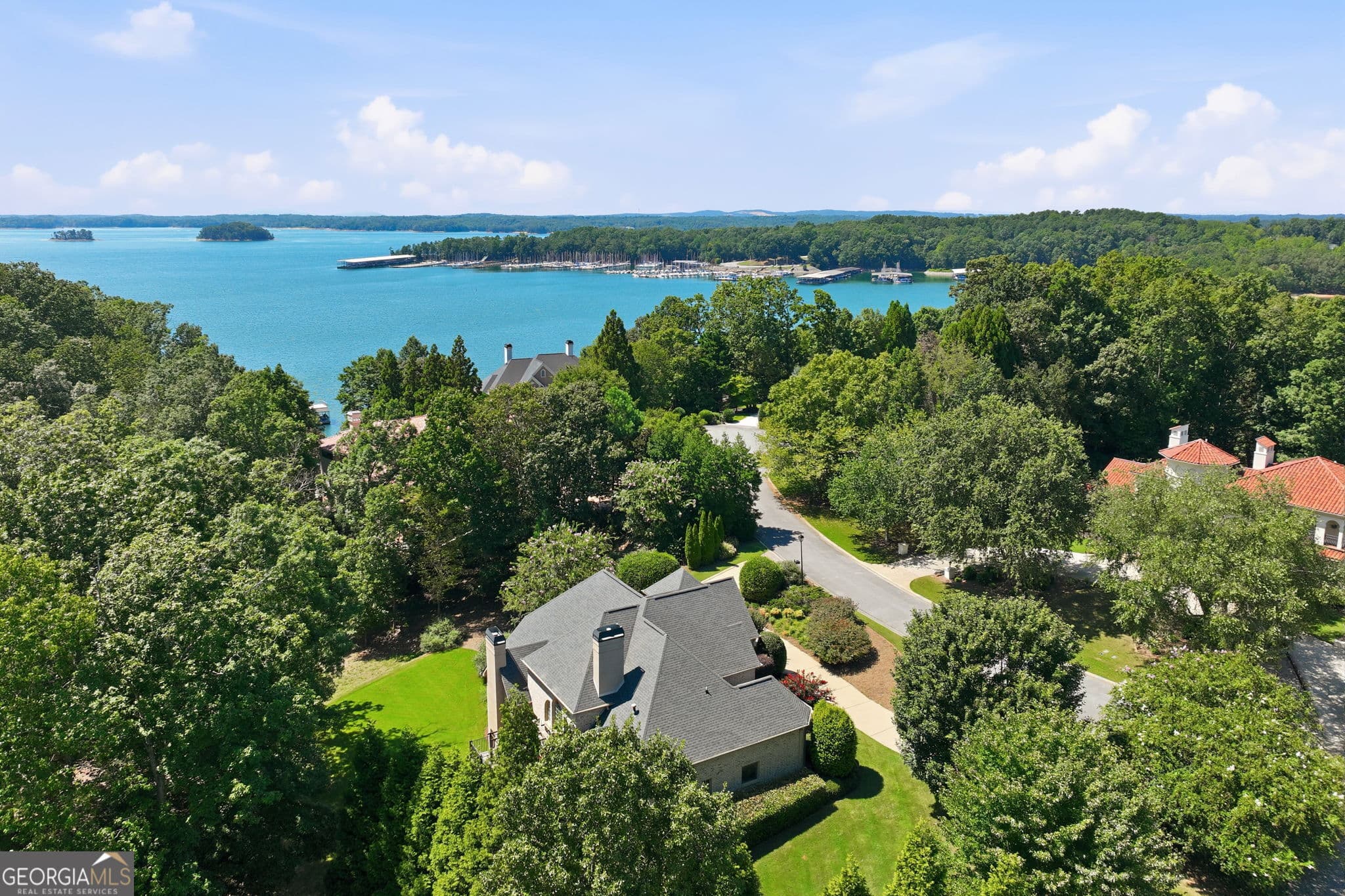 5 bedroom, 4.5 bathroom, 3,682 sq ft single family residence for sale at 5359 Point South Drive, Gainesville, GA 30504 — photo 6
