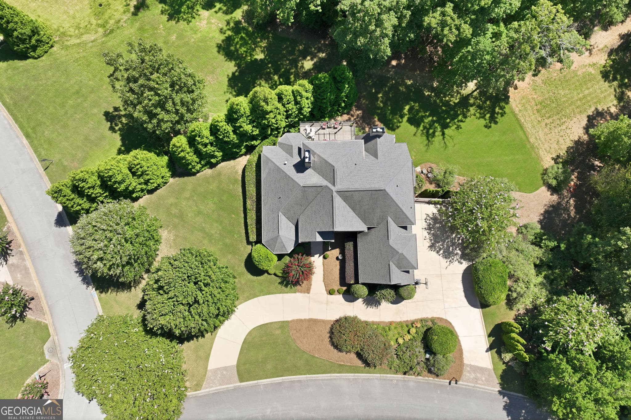 5 bedroom, 4.5 bathroom, 3,682 sq ft single family residence for sale at 5359 Point South Drive, Gainesville, GA 30504 — photo 7