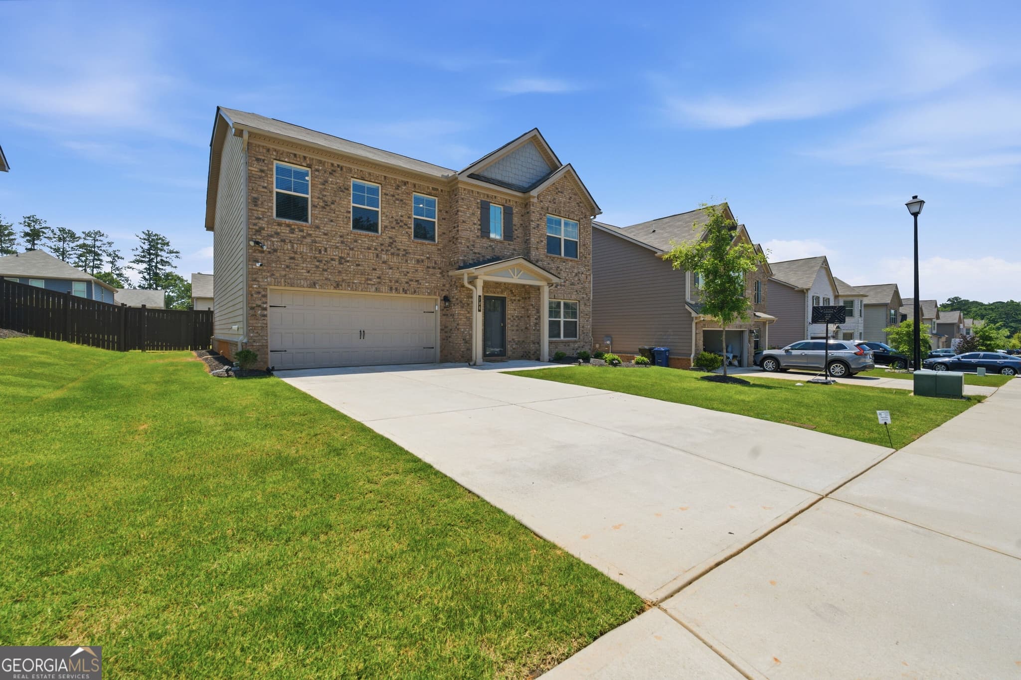 4 bedroom, 2.5 bathroom, 2,692 sq ft single family residence for sale at 784 Lakehaven Lane, Loganville, GA 30052 — photo 1 of 35