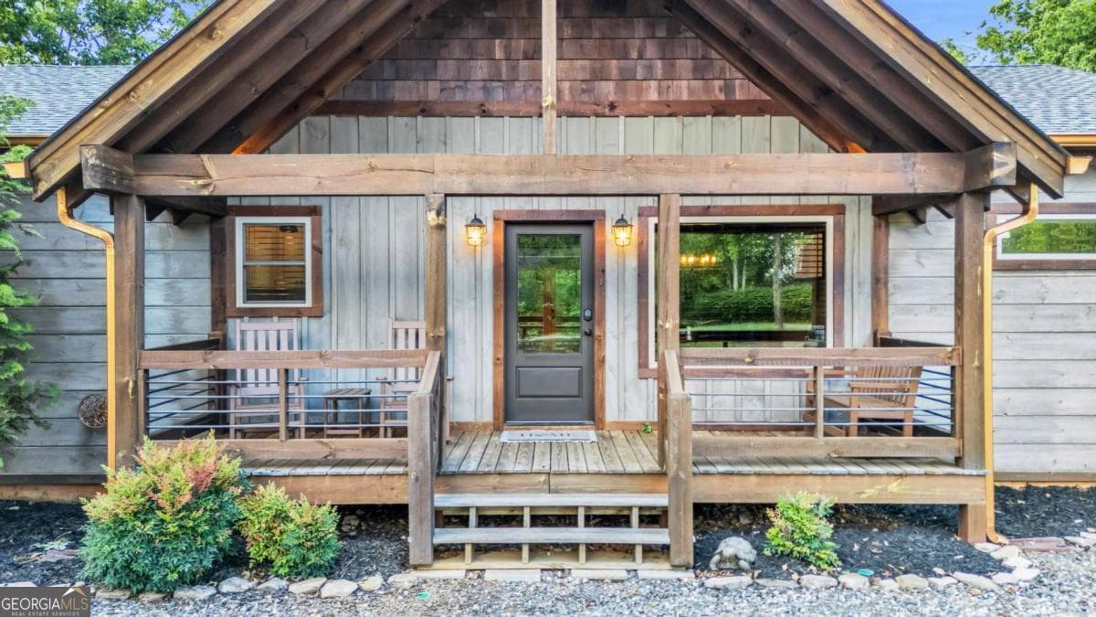 4 bedroom, 3 bathroom, 2,688 sq ft cabin,single family residence for sale at 566 High Meadows Drive, Morganton, GA 30560 — photo 6