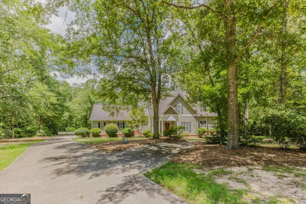3 bedroom, 2.5 bathroom, 2,814 sq ft single family residence sold at 484 Edgewood Drive, Ellaville, GA 31806