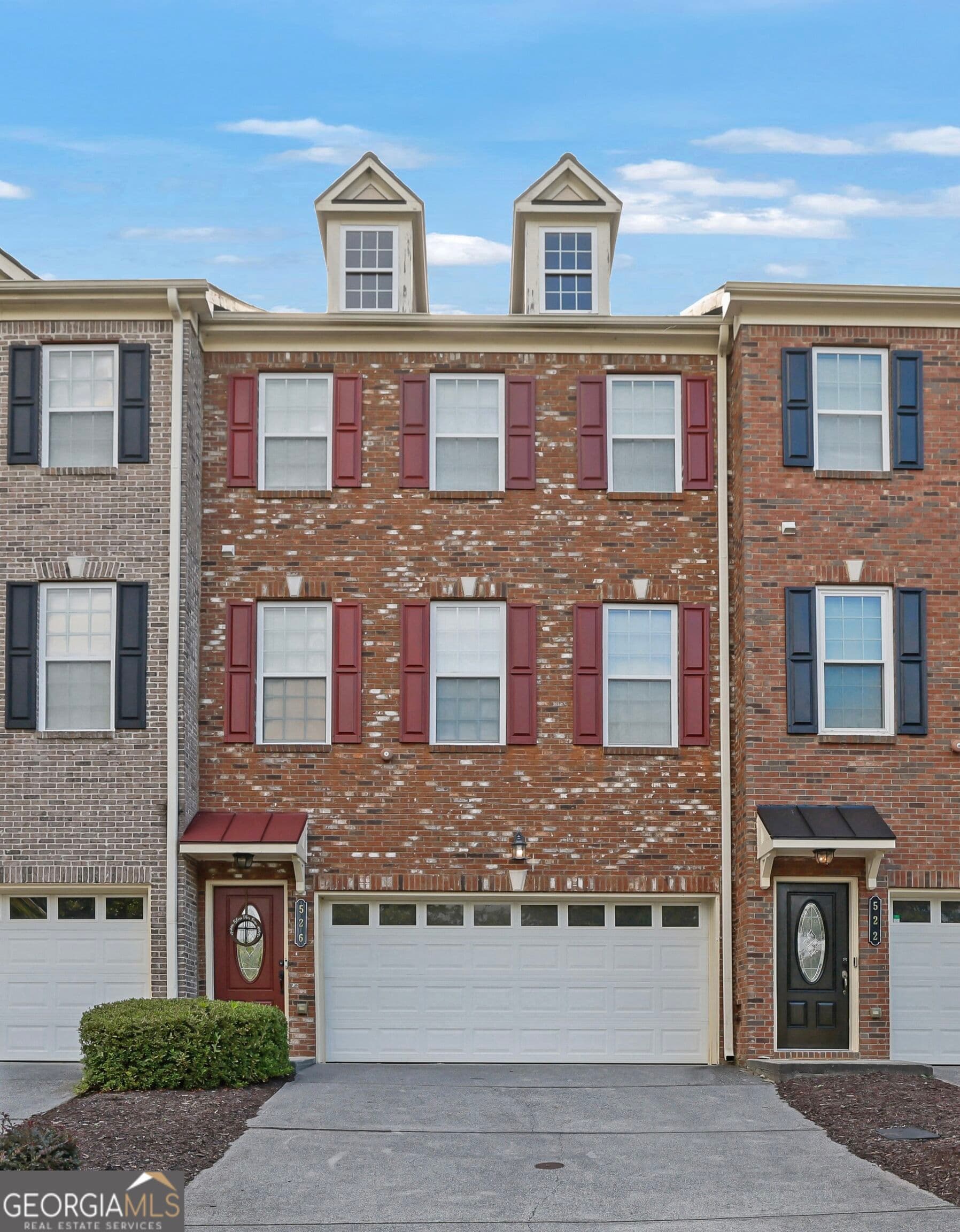 3 bedroom, 3.5 bathroom, 2,240 sq ft townhouse for sale at 526 Williamson Street 375, Marietta, GA 30060 — photo 1 of 44