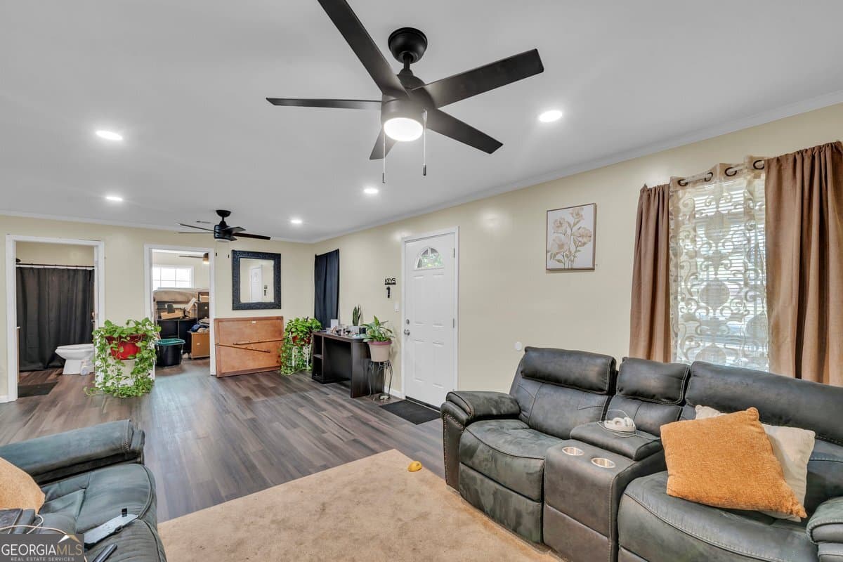 3 bedroom, 2 bathroom, 1,572 sq ft single family residence for sale at 509 E 2nd Avenue, Cordele, GA 31015 — photo 3