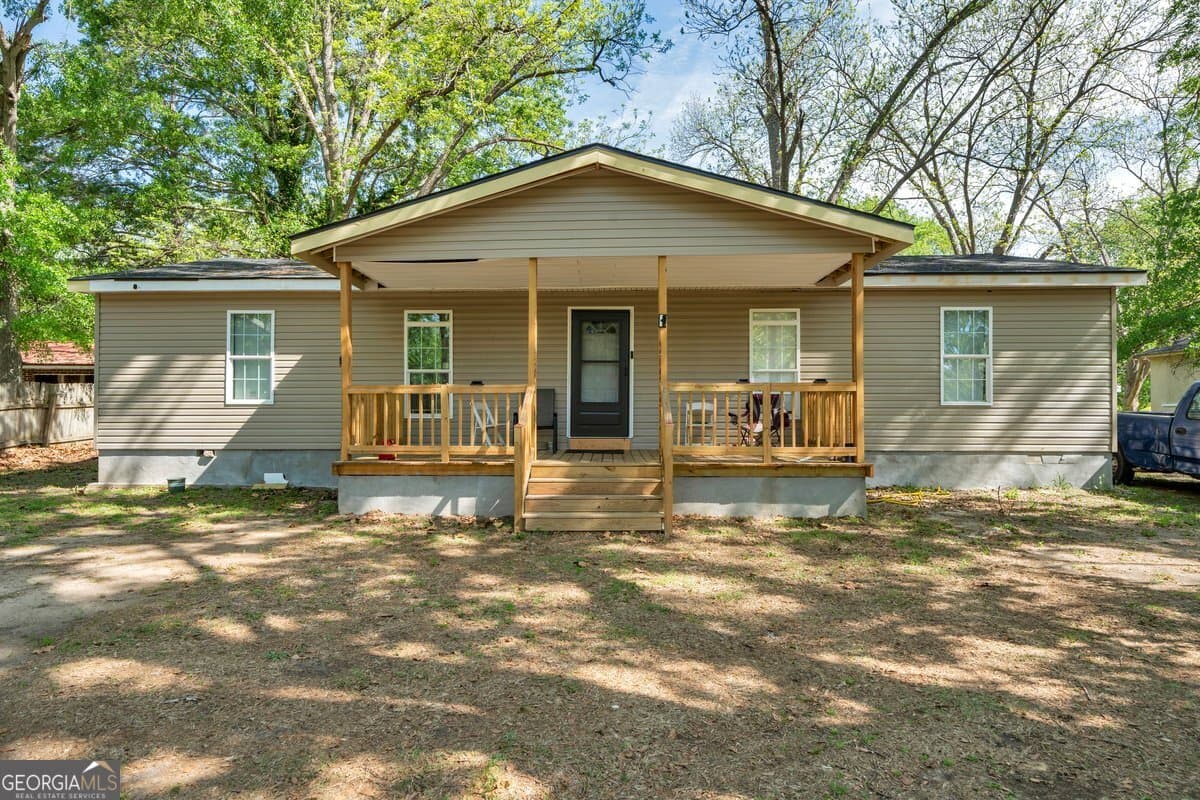 3 bedroom, 2 bathroom, 1,572 sq ft single family residence for sale at 509 E 2nd Avenue, Cordele, GA 31015 — photo 1 of 22