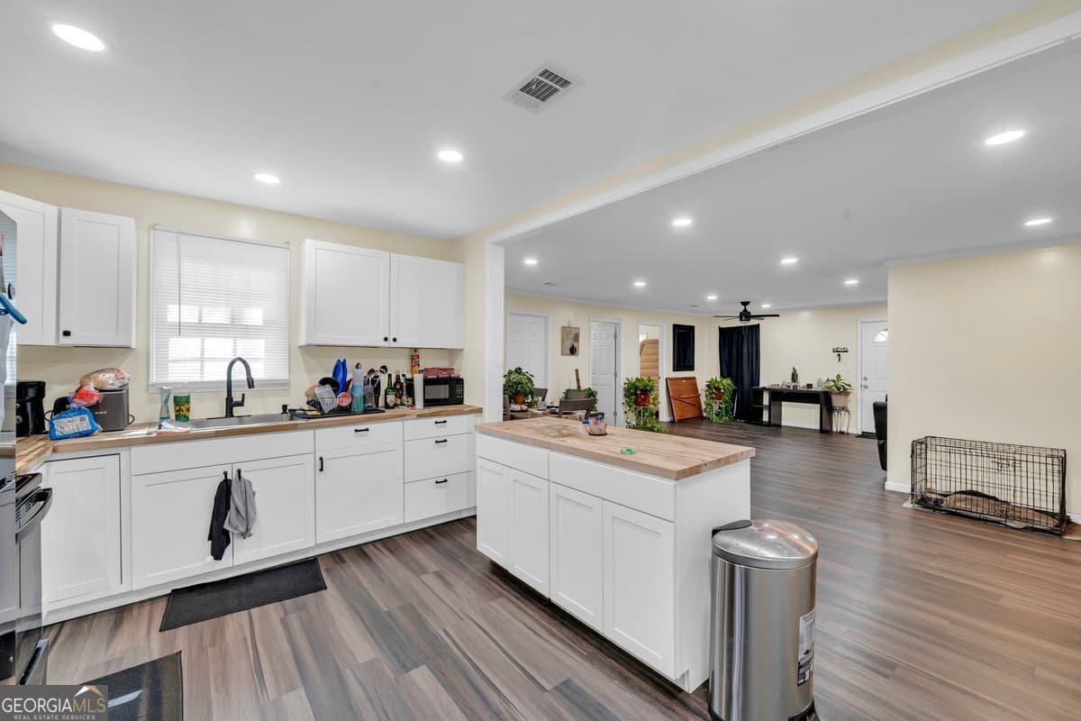 3 bedroom, 2 bathroom, 1,572 sq ft single family residence for sale at 509 E 2nd Avenue, Cordele, GA 31015 — photo 10