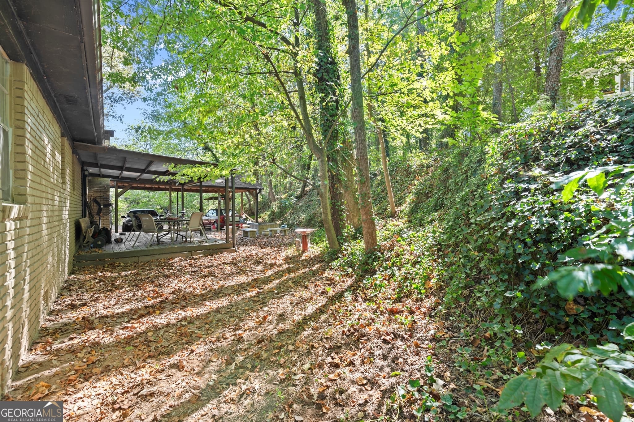 2 bedroom, 3 bathroom single family residence for sale at 9705 Coleman Road, Roswell, GA 30075 — photo 2