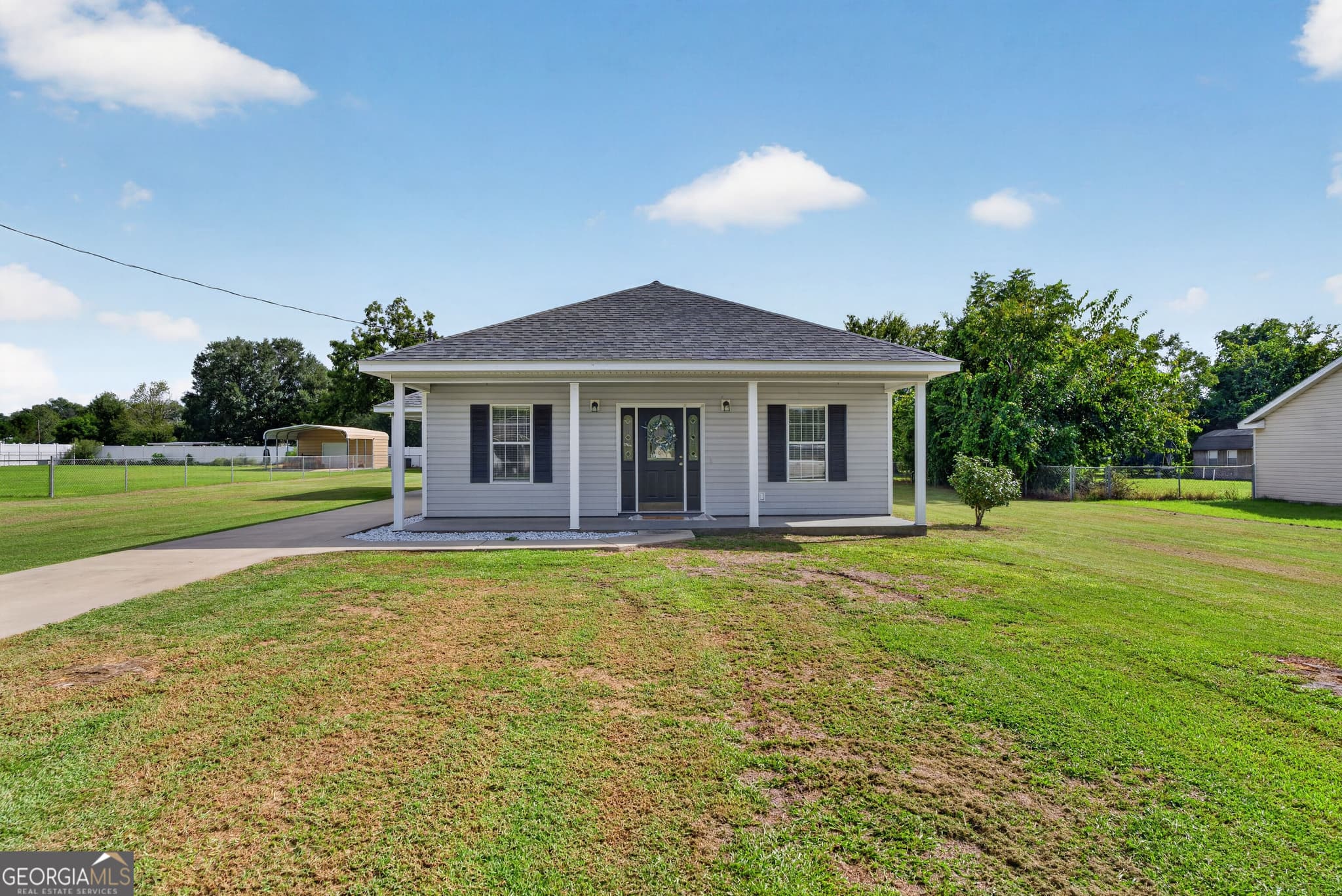 3 bedroom, 2 bathroom, 1,364 sq ft single family residence for sale at 4074 Meadow Circle, Blackshear, GA 31516