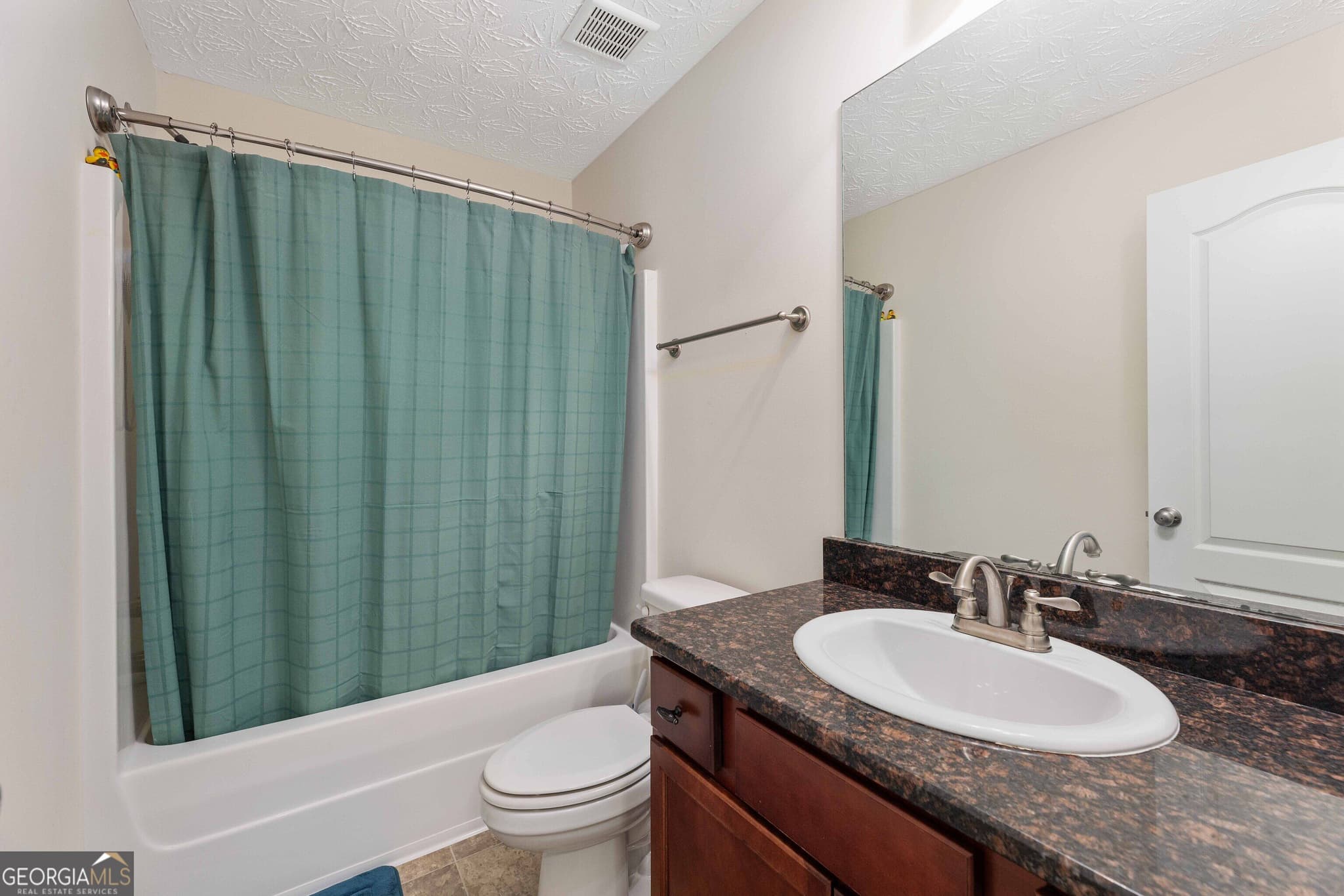 3 bedroom, 2.5 bathroom, 1,916 sq ft townhouse for sale at 6057 Townes Way, Columbus, GA 31909 — photo 9