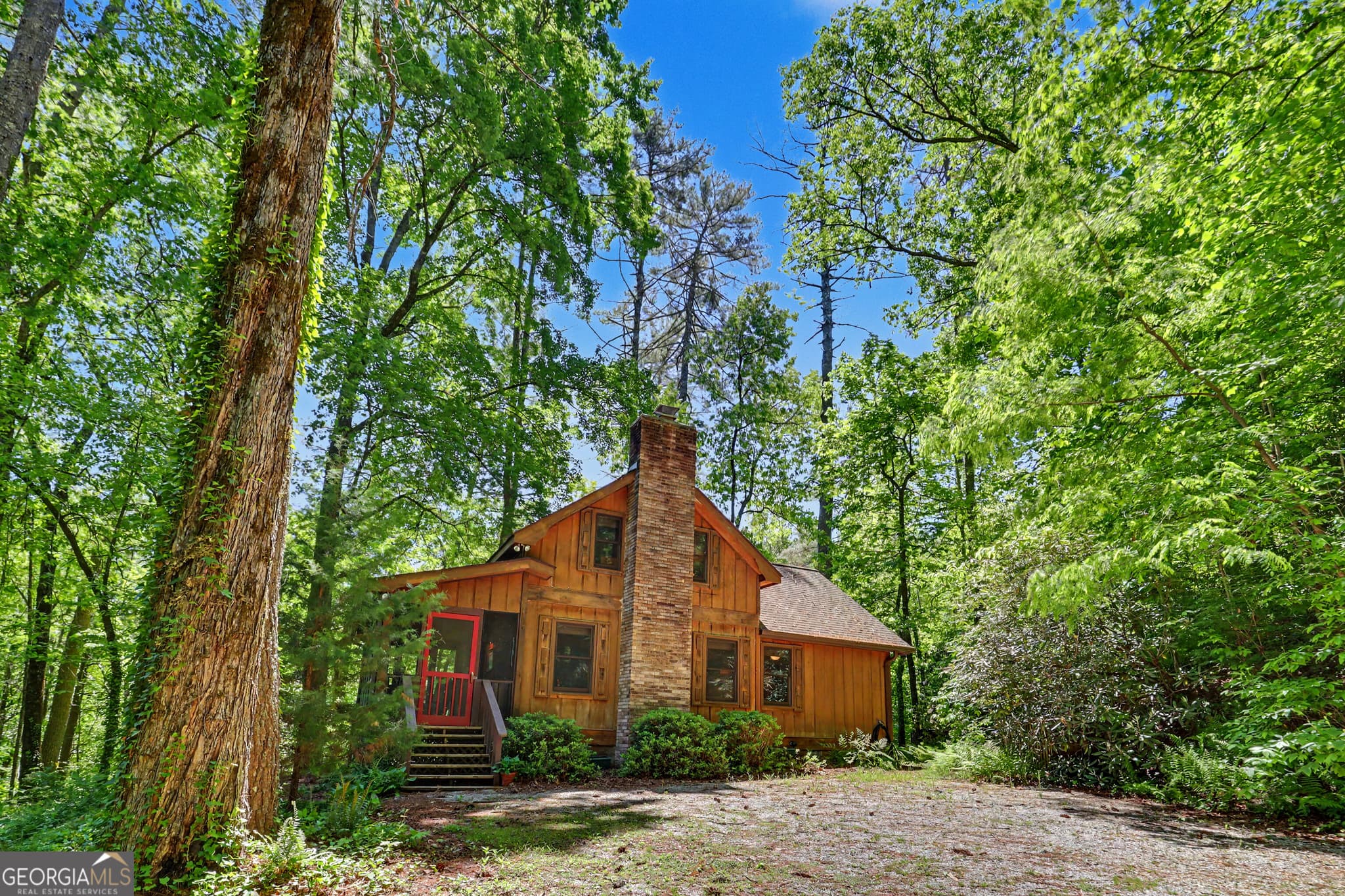 2 bedroom, 2 bathroom, 1,186 sq ft cabin,single family residence for sale at 102 Moses Road, Rabun Gap, GA 30568 — photo 3