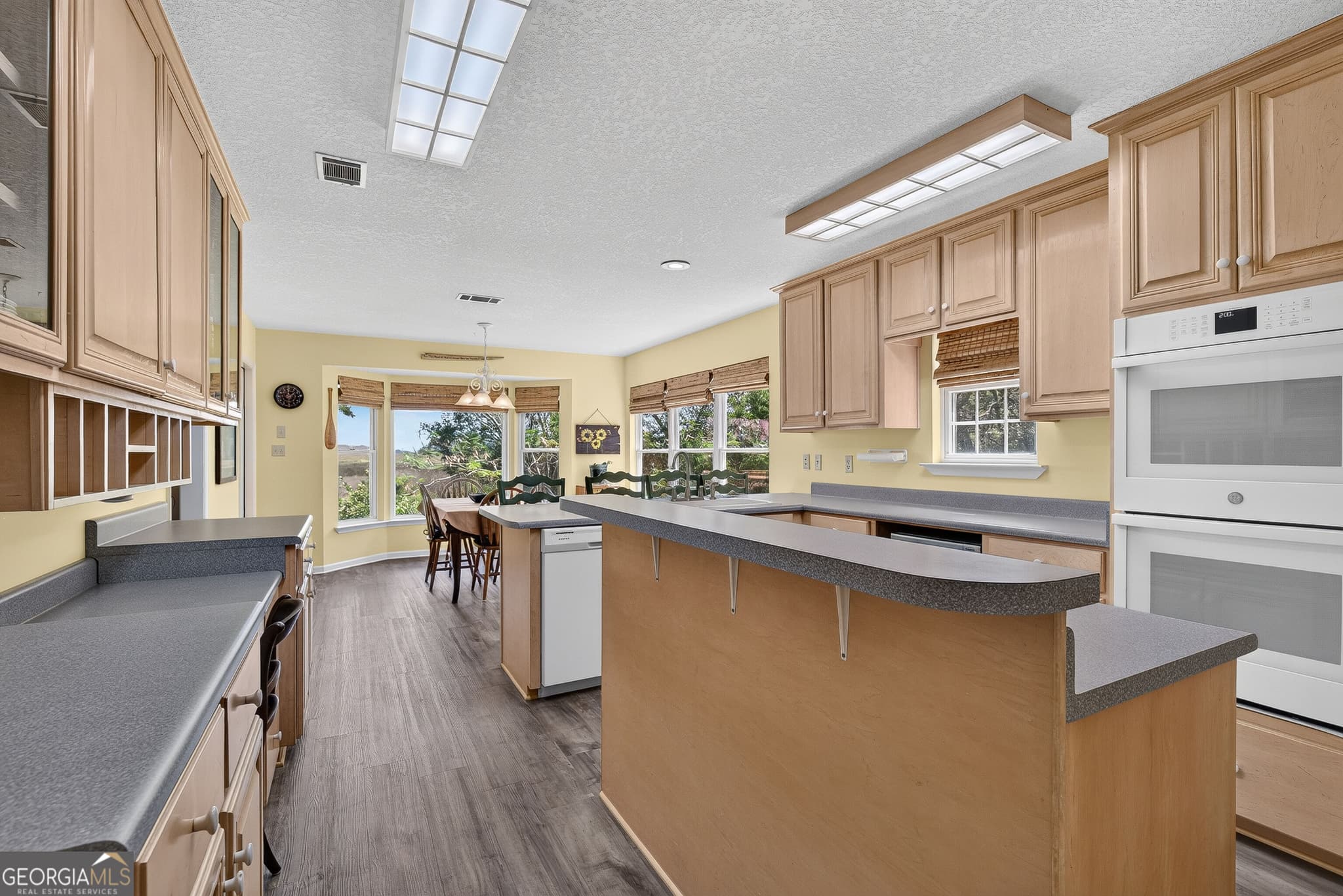 3 bedroom, 2.5 bathroom, 2,516 sq ft single family residence for sale at 1188 Jessica Drive, Darien, GA 31305 — photo 6