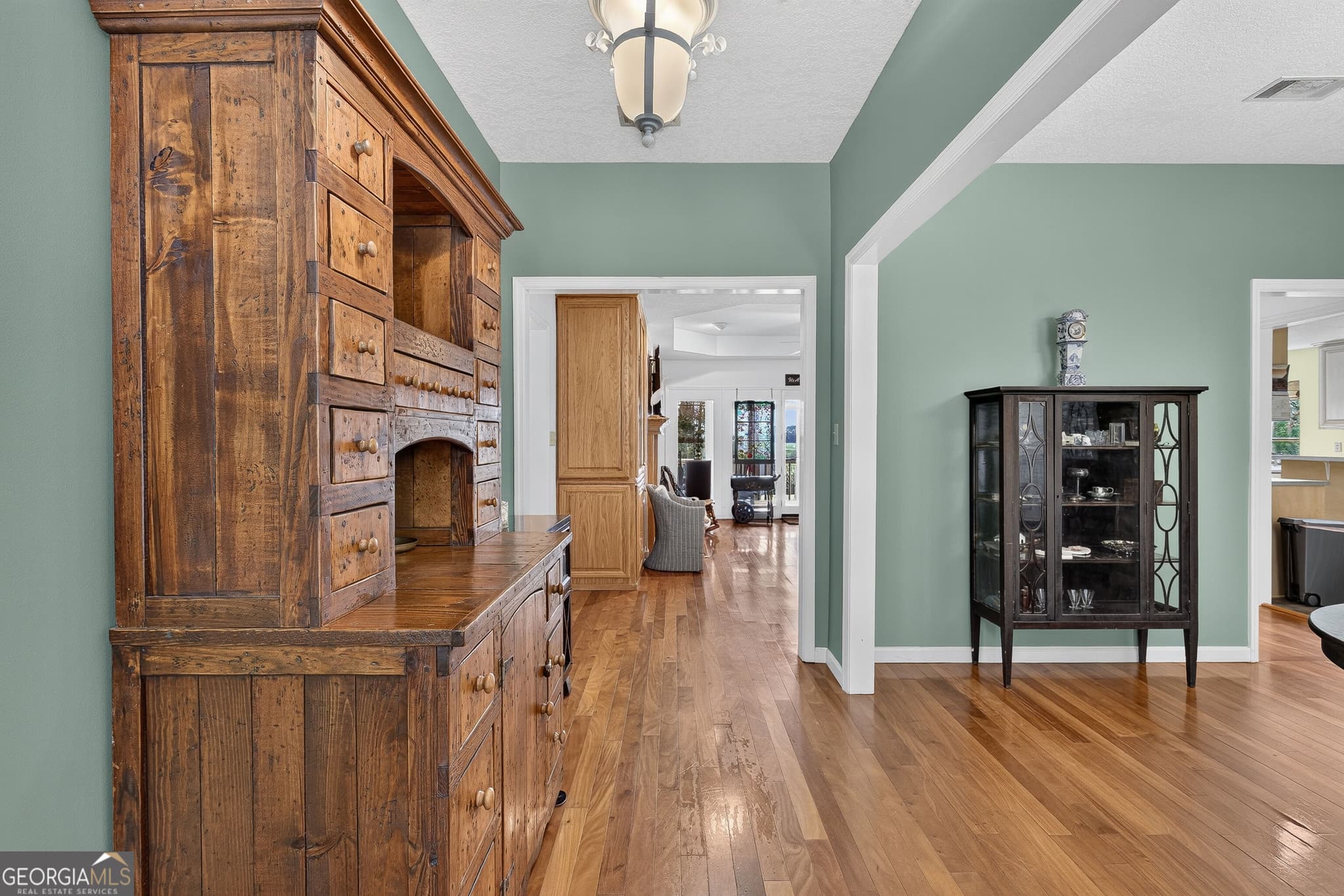 3 bedroom, 2.5 bathroom, 2,516 sq ft single family residence for sale at 1188 Jessica Drive, Darien, GA 31305 — photo 4