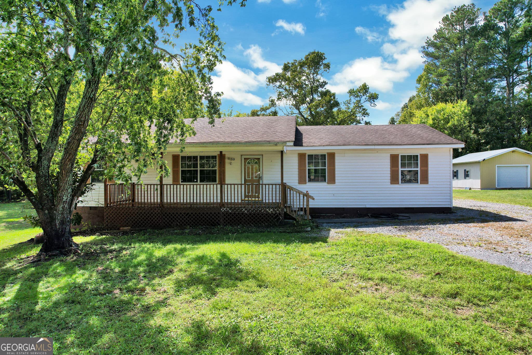 4 bedroom, 3 bathroom, 1,680 sq ft single family residence for sale at 820 Murray Drive, Chatsworth, GA 30705 — photo 2