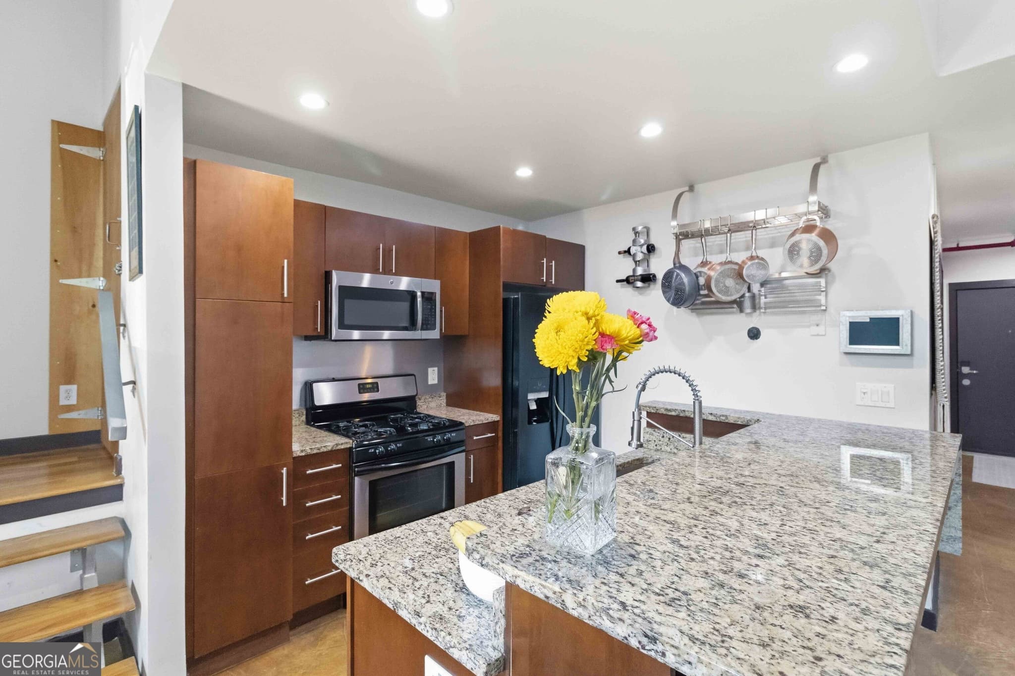 2 bedroom, 2 bathroom, 848 sq ft loft,condominium for sale at 964 Dekalb Avenue 110, Atlanta, GA 30307 — photo 9