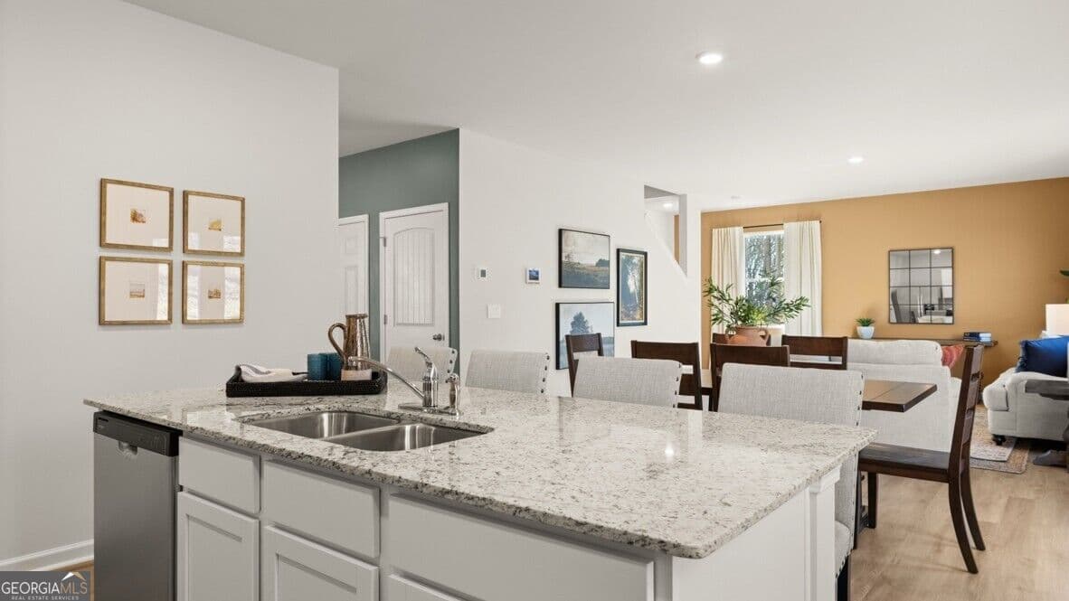 4 bedroom, 2.5 bathroom, 2,340 sq ft single family residence for sale at 2974 Daxton Lane, Gainesville, GA 30507 — photo 7