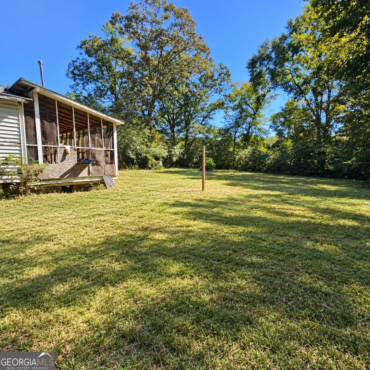2 bedroom, 1 bathroom, 1,400 sq ft single family residence for sale at 250 Davis Avenue, Toccoa, GA 30577 — photo 5