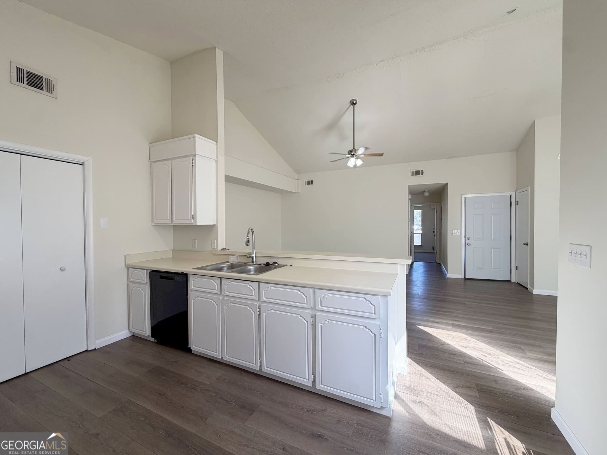 multi family,duplex,quadruplex,townhouse for sale at 99 Brookhaven Circle, Warner Robins, GA 31093 — photo 9