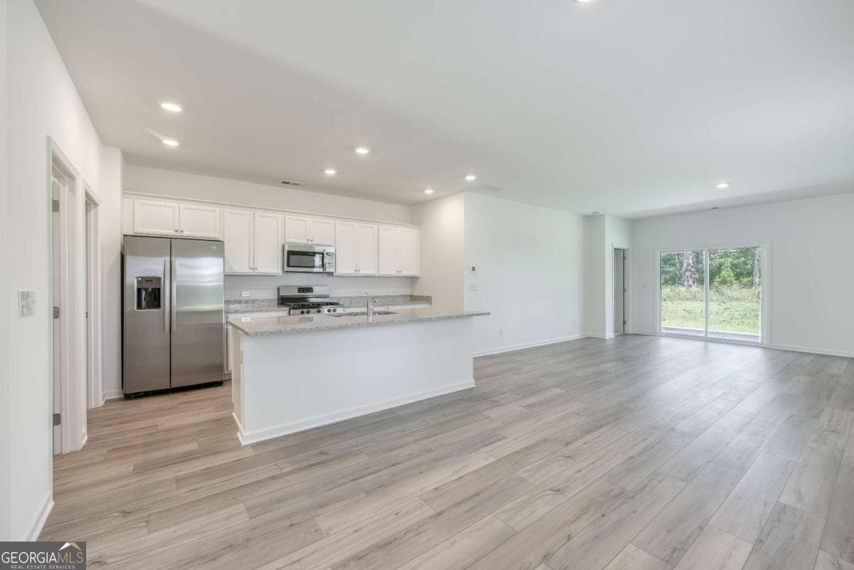 5 bedroom, 2.5 bathroom single family residence for rent at 49 Kestrel Drive, Braselton, GA 30517 for $2,400 a month — photo 5