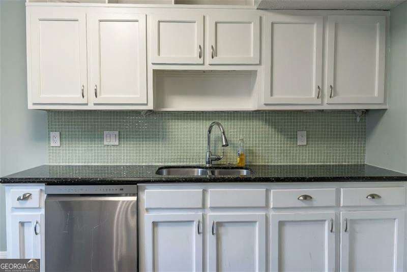 2 bedroom, 2.5 bathroom townhouse for rent at 6106 Queen Anne Court, Norcross, GA 30093 for $1,700 a month — photo 9