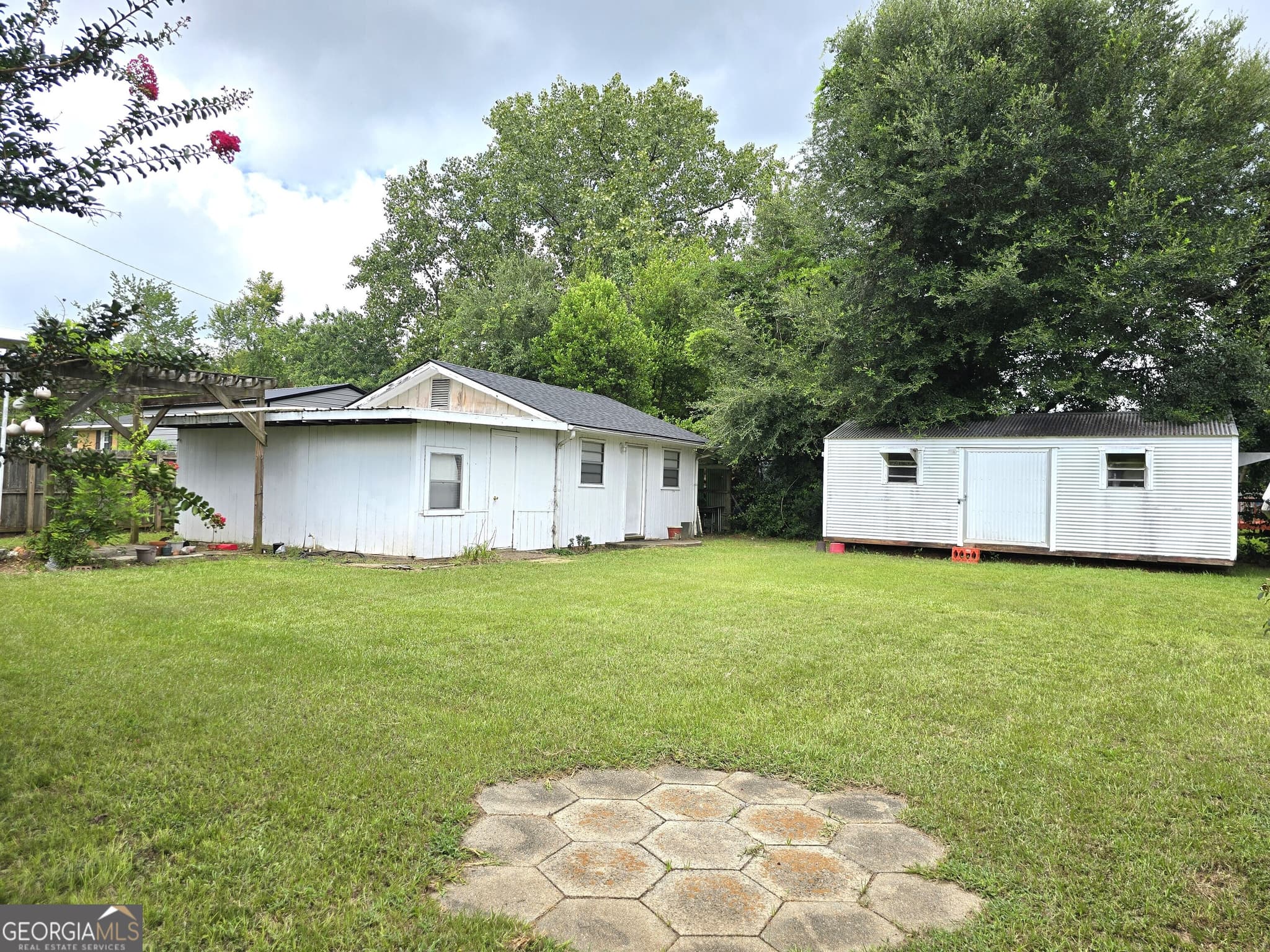 2 bedroom, 2 bathroom, 1,744 sq ft single family residence for sale at 1052 Fairlane Drive, Louisville, GA 30434 — photo 3