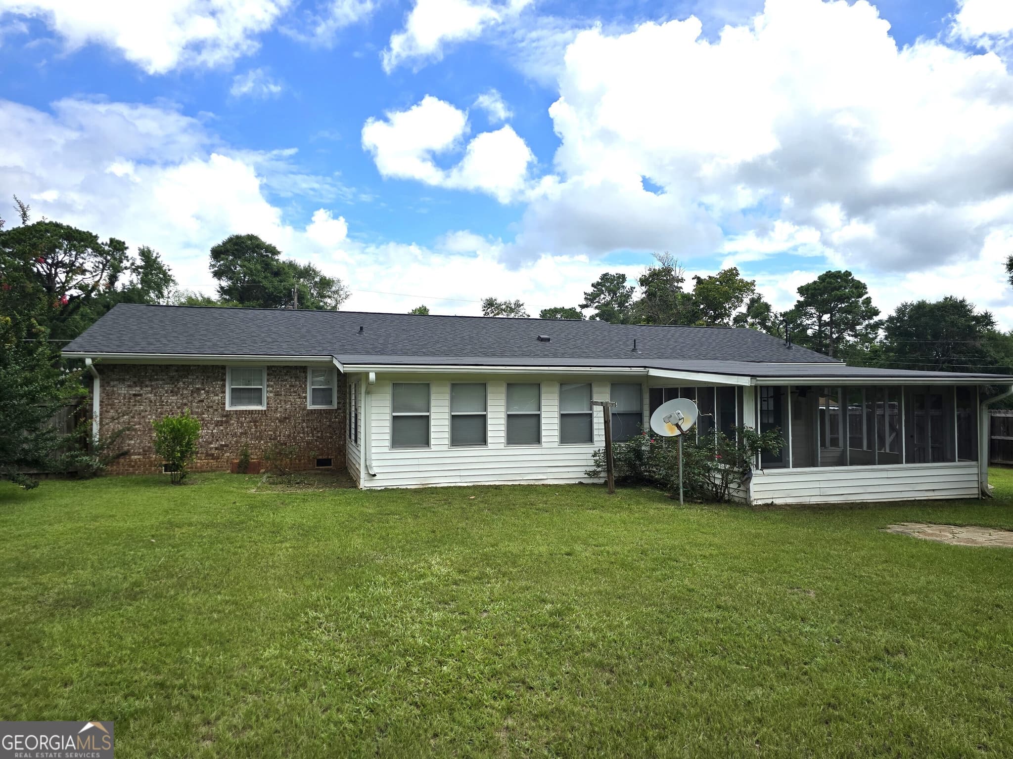 2 bedroom, 2 bathroom, 1,744 sq ft single family residence for sale at 1052 Fairlane Drive, Louisville, GA 30434 — photo 4
