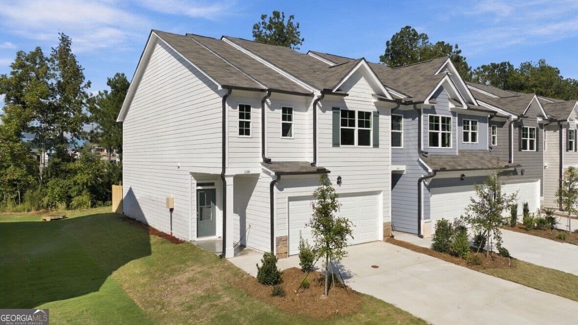 3 bedroom, 2.5 bathroom, 1,857 sq ft townhouse for sale at 139 Addison Trace, Dawsonville, GA 30534 — photo 2