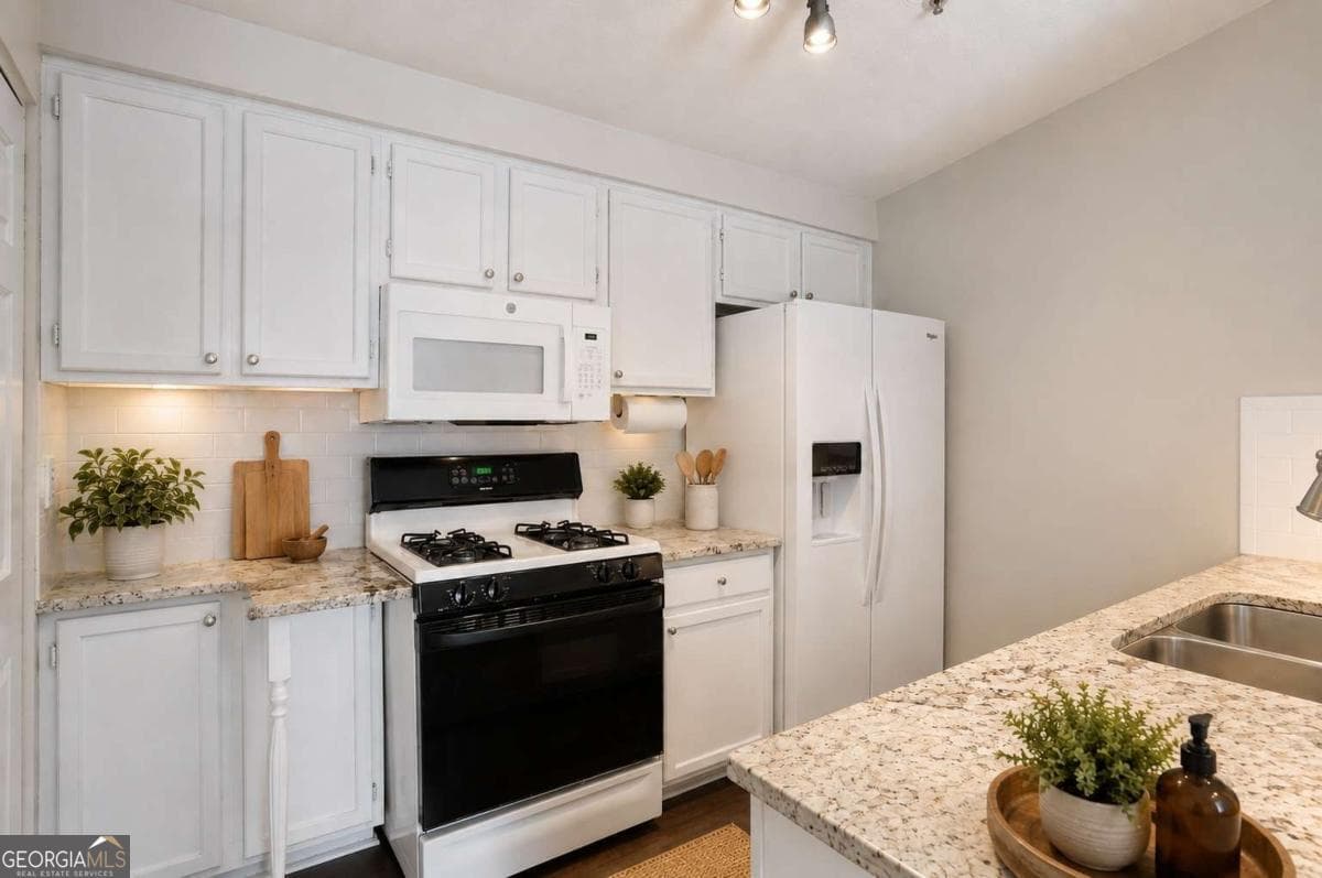 2 bedroom, 2 bathroom, 1,128 sq ft condominium for sale at 1483 Keys Crossing Drive, Brookhaven, GA 30319 — photo 2