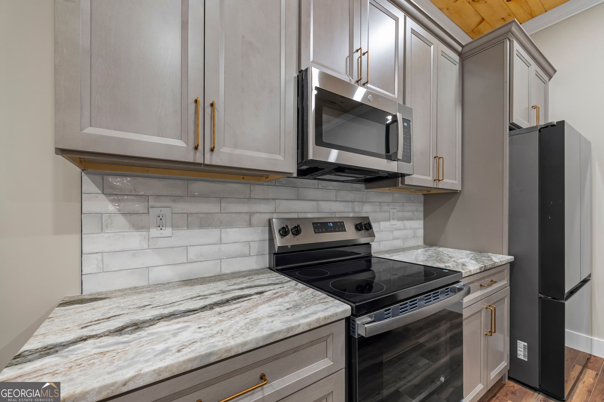 1 bedroom, 1.5 bathroom, 800 sq ft apartment for rent at 958A Church Street, Royston, GA 30662 for $1,375 a month — photo 3