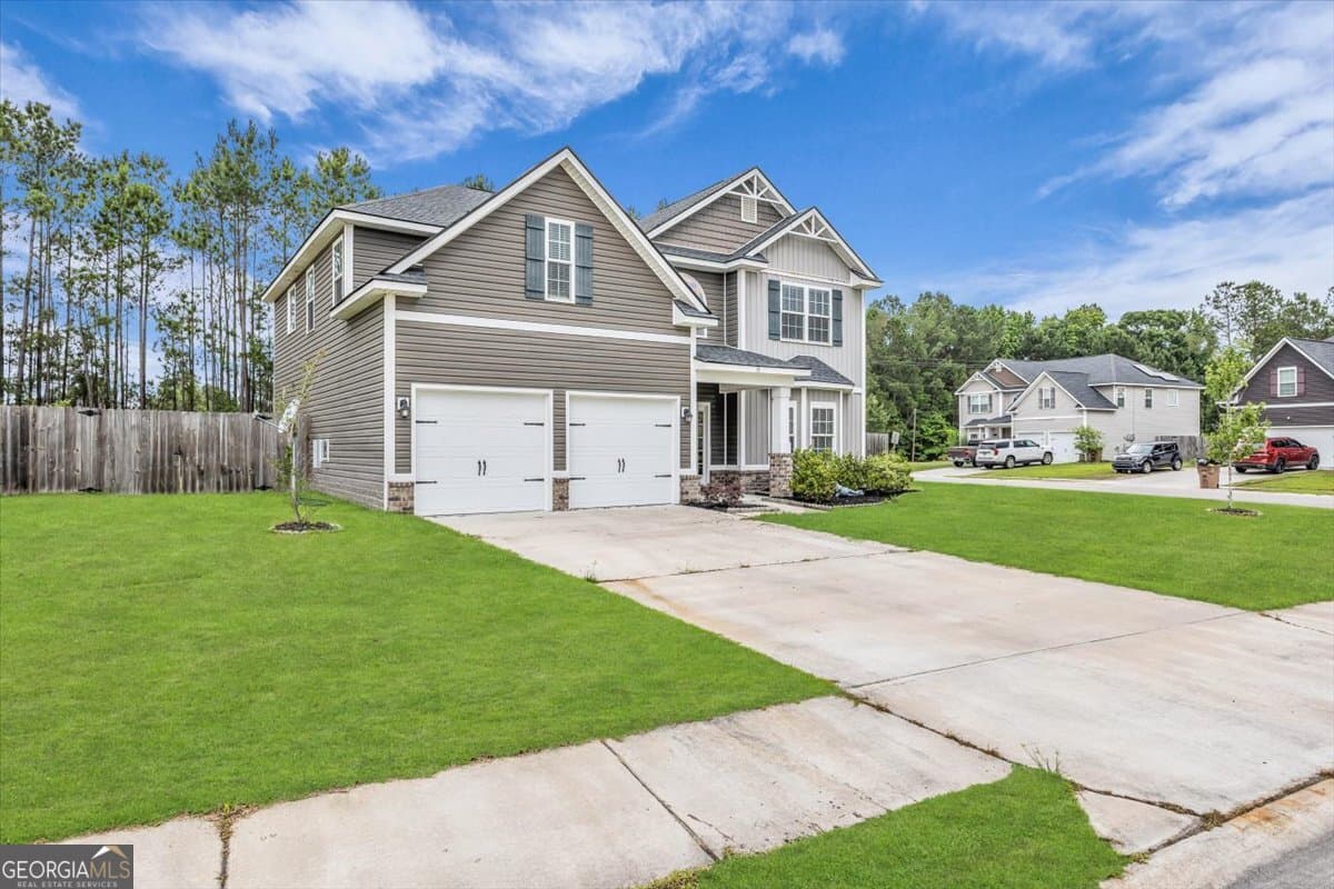 4 bedroom, 2.5 bathroom, 2,747 sq ft single family residence for sale at 13 Blaze Circle, Hinesville, GA 31313 — photo 8