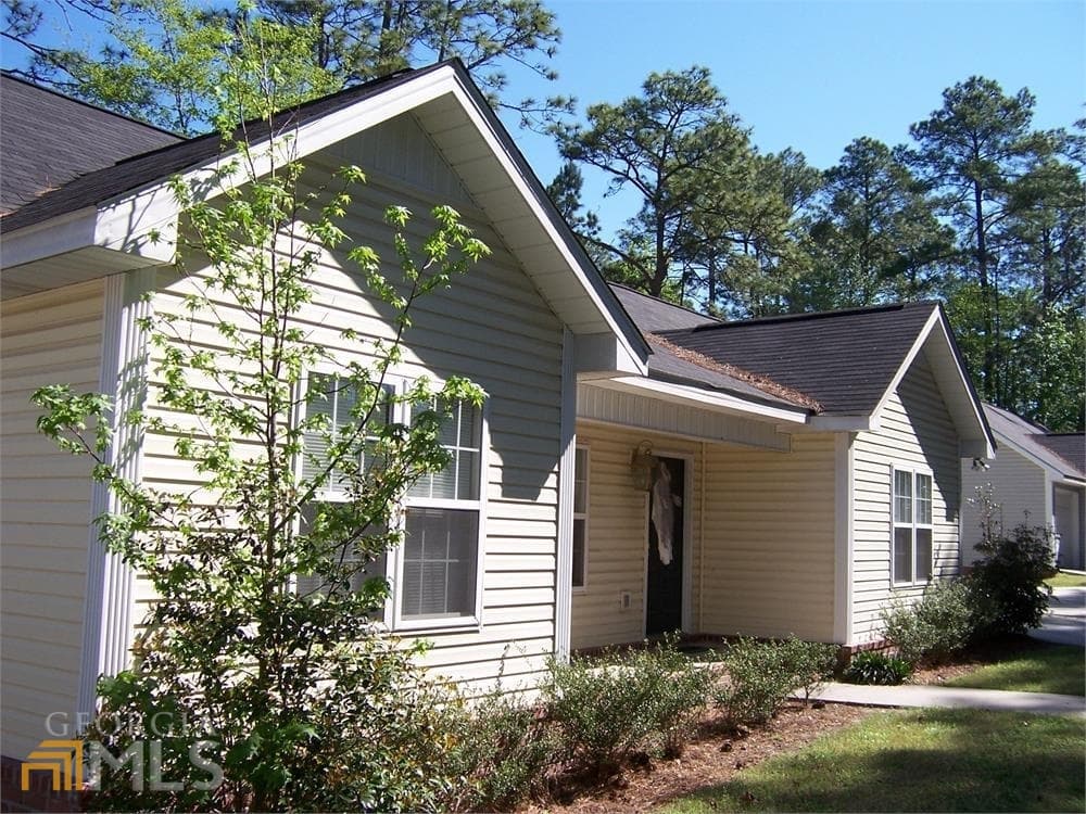 3 bedroom, 2 bathroom, 1,356 sq ft single family residence for rent at 303 Aldred Avenue, Statesboro, GA 30458 for $1,395 a month — photo 1 of 1
