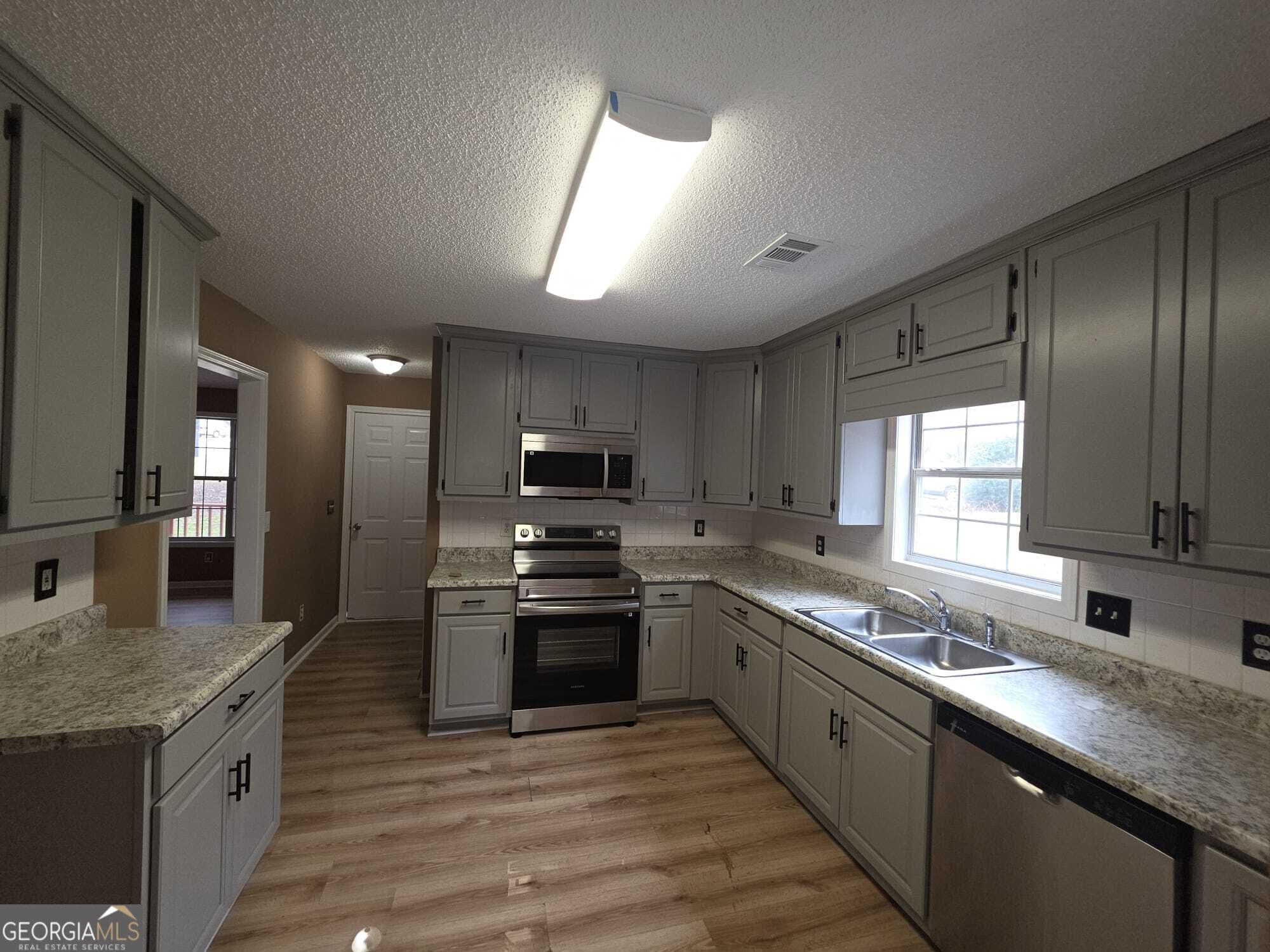 3 bedroom, 2 bathroom, 1,450 sq ft single family residence for rent at 10282 Common Crossing, Jonesboro, GA 30238 for $2,000 a month — photo 5
