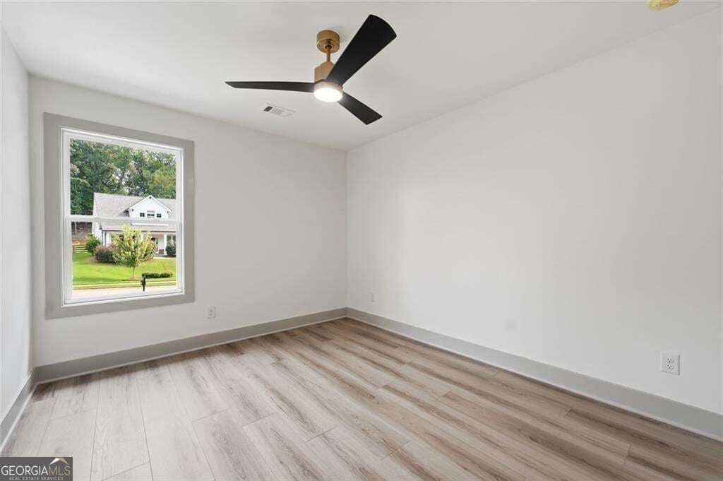 4 bedroom, 2.5 bathroom, 2,314 sq ft single family residence for sale at 4813 River Bottom Drive, Gainesville, GA 30507 — photo 7