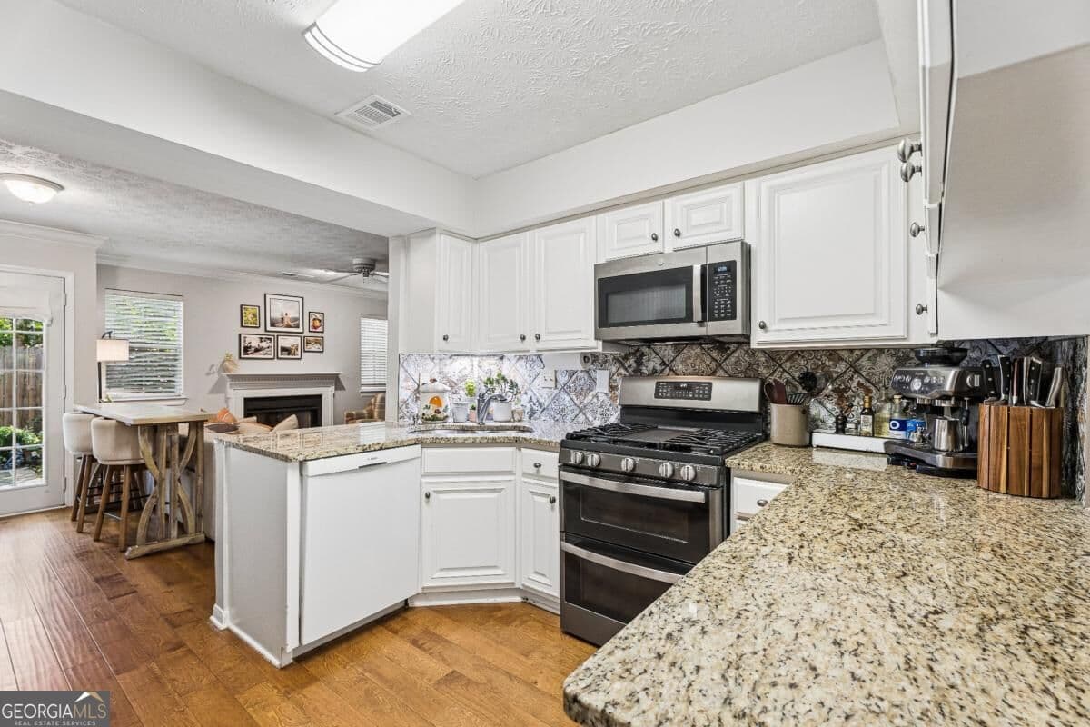 2 bedroom, 2.5 bathroom, 1,246 sq ft townhouse for sale at 111 Franklin Court, Decatur, GA 30030 — photo 6