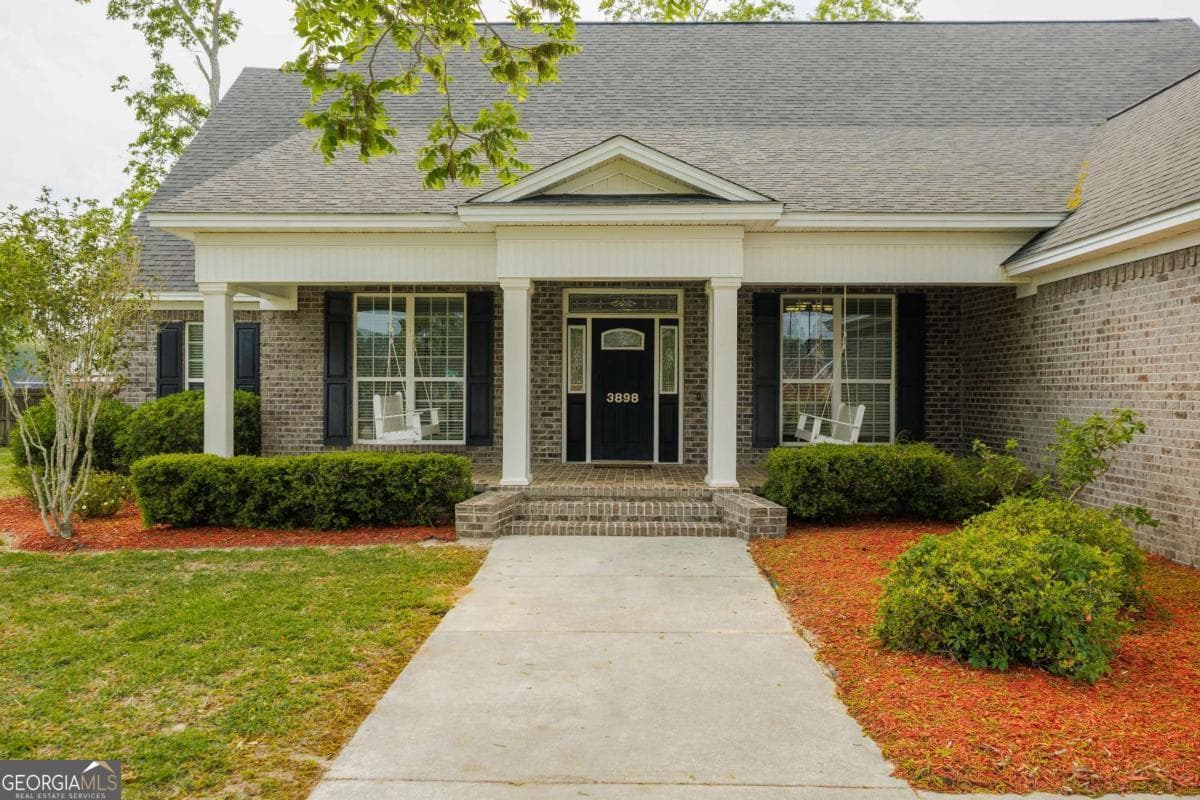 4 bedroom, 3 bathroom, 2,723 sq ft single family residence for sale at 3898 Orchard Way, Valdosta, GA 31605 — photo 5