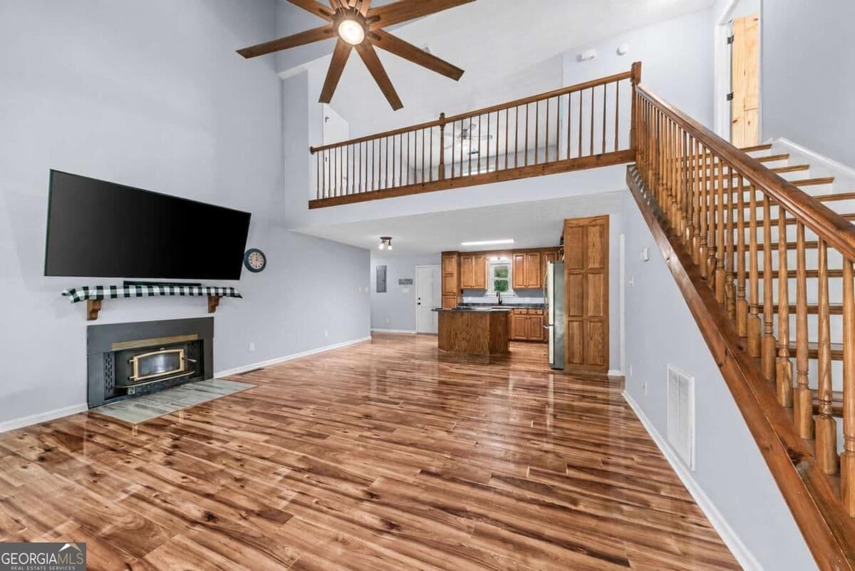3 bedroom, 2 bathroom, 1,700 sq ft single family residence for sale at 2722 Stone Drive, Comer, GA 30629 — photo 2