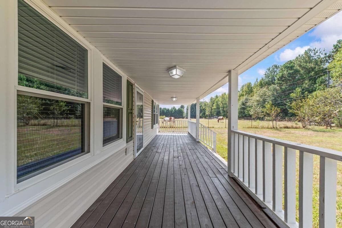 3 bedroom, 2 bathroom, 1,700 sq ft single family residence for sale at 2722 Stone Drive, Comer, GA 30629 — photo 7
