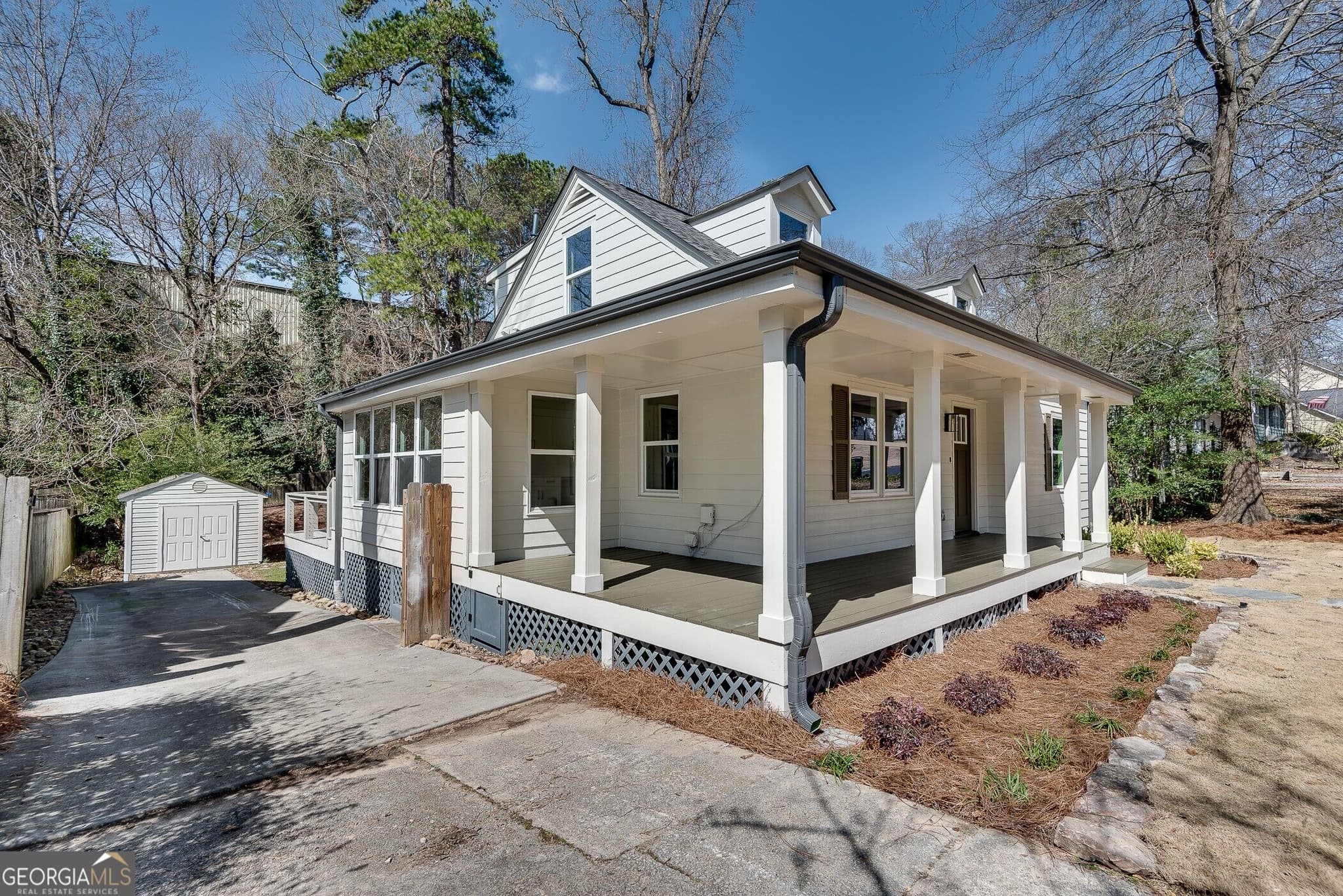 3 bedroom, 2 bathroom, 1,496 sq ft single family residence for sale at 1861 Dyer Circle, Chamblee, GA 30341 — photo 3