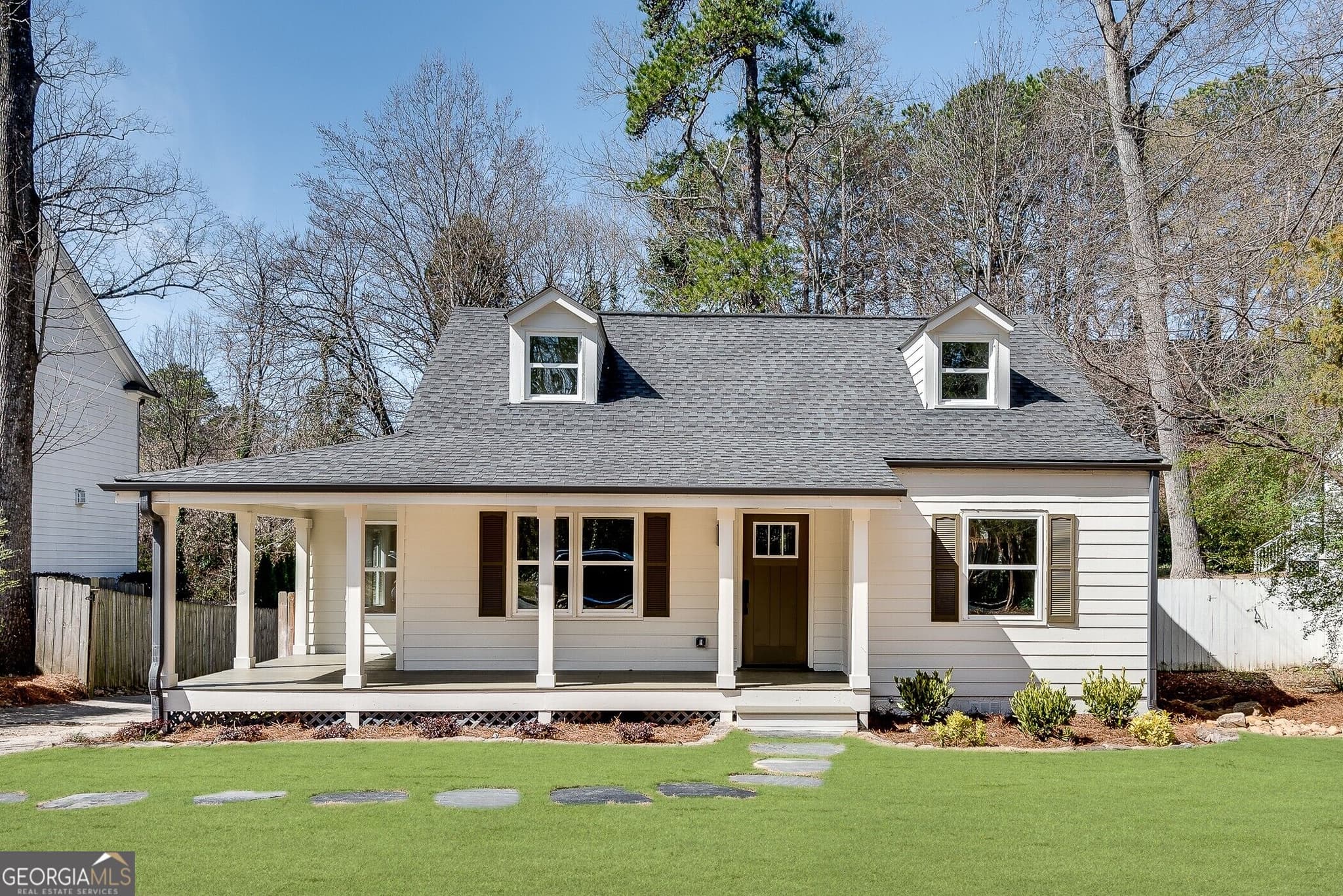 3 bedroom, 2 bathroom, 1,496 sq ft single family residence for sale at 1861 Dyer Circle, Chamblee, GA 30341 — photo 1 of 45