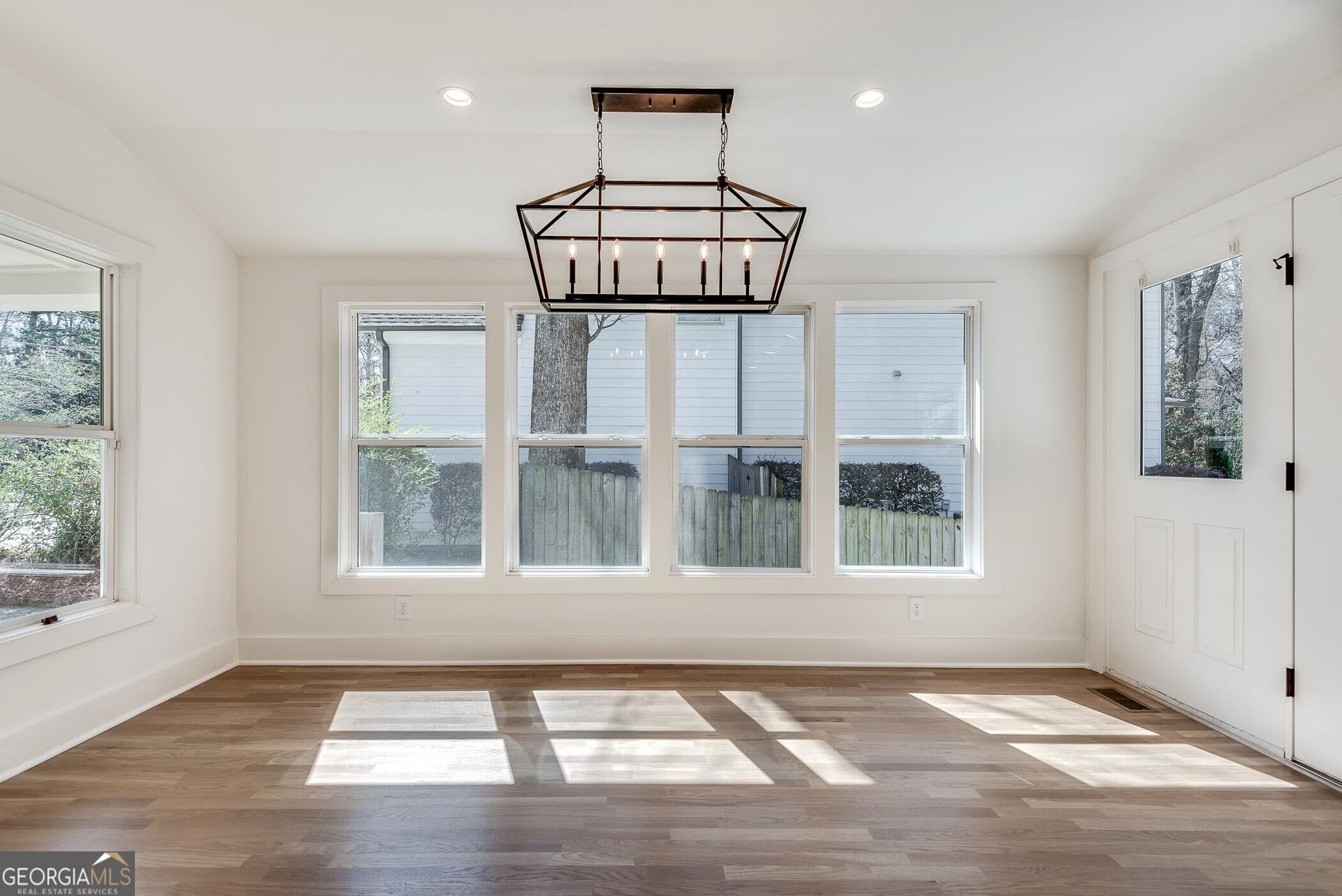 3 bedroom, 2 bathroom, 1,496 sq ft single family residence for sale at 1861 Dyer Circle, Chamblee, GA 30341 — photo 9