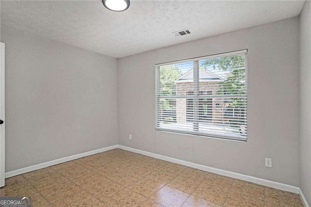 3 bedroom, 2 bathroom, 1,202 sq ft condominium for rent at 2102 Par Three Way, Lithonia, GA 30038 for $1,500 a month — photo 8