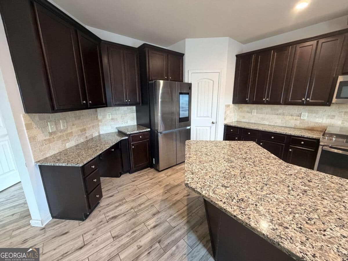 4 bedroom, 2.5 bathroom single family residence for rent at 1162 Creek Top Road, Loganville, GA 30052 for $2,450 a month — photo 7