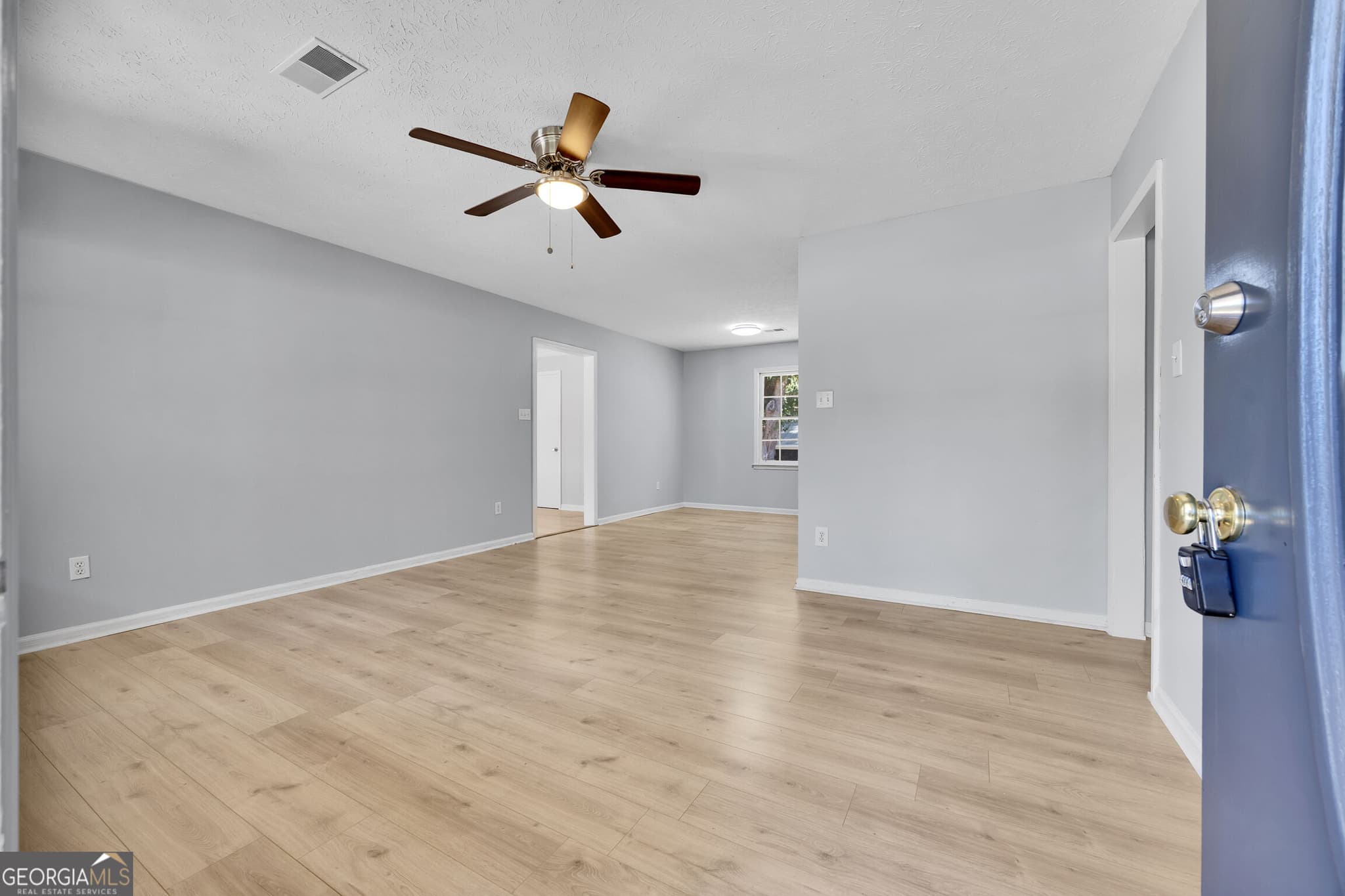 3 bedroom, 1 bathroom, 1,375 sq ft single family residence for sale at 471 Womack Road, Covington, GA 30016 — photo 6